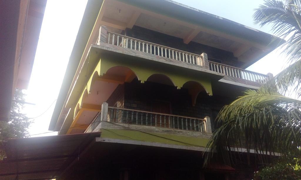 Radhabai Guest House Arambol Ngoại thất bức ảnh